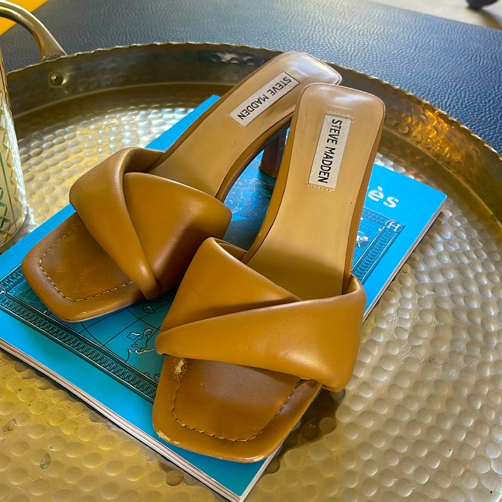 Steve Madden Womens Tan Leather Thai Kitten heel Sandal Size 8.5 - Picture 2 of 6